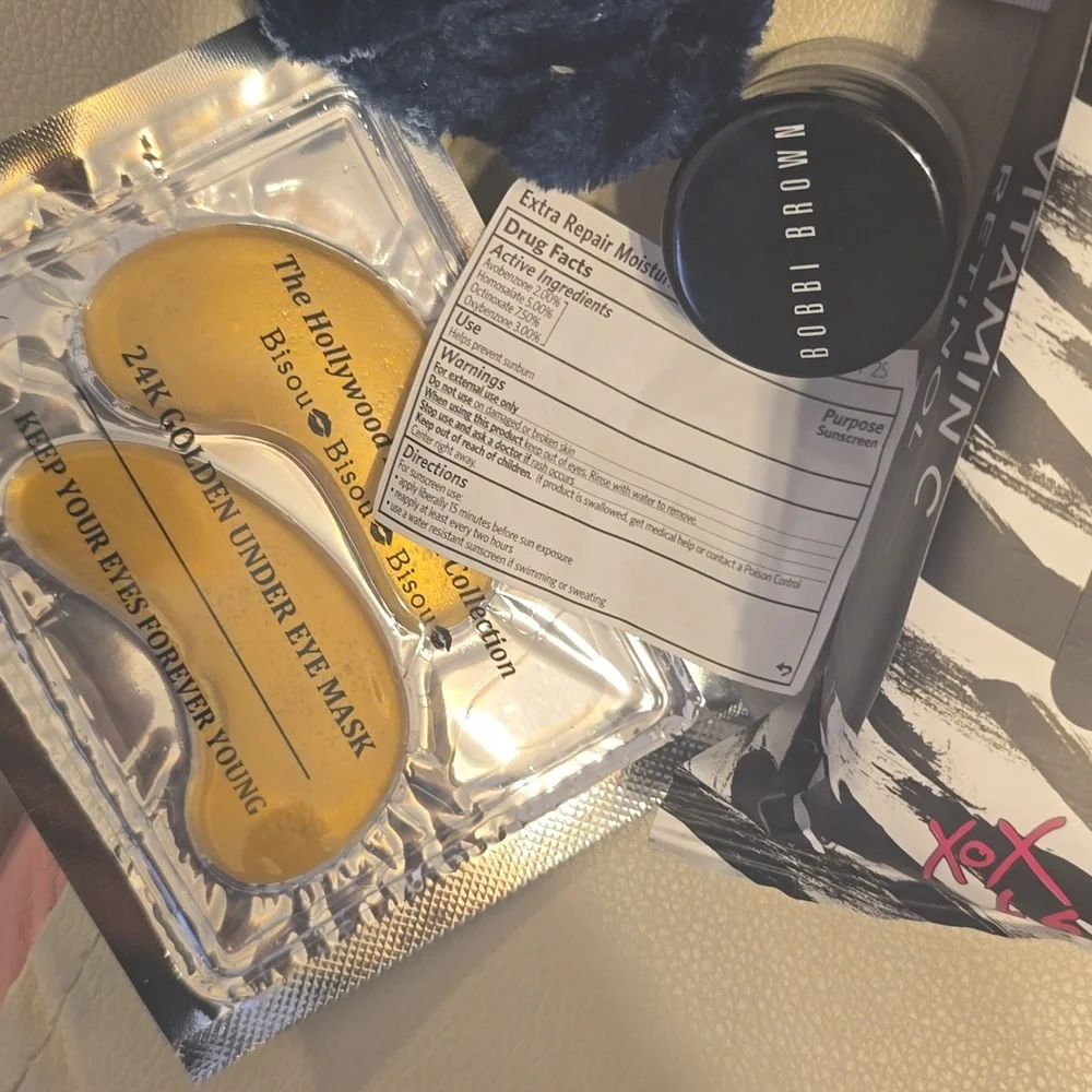 Beauty Bundle Variety of Items Bobbi Brown Vitamin C Cleansing Facial Wipes